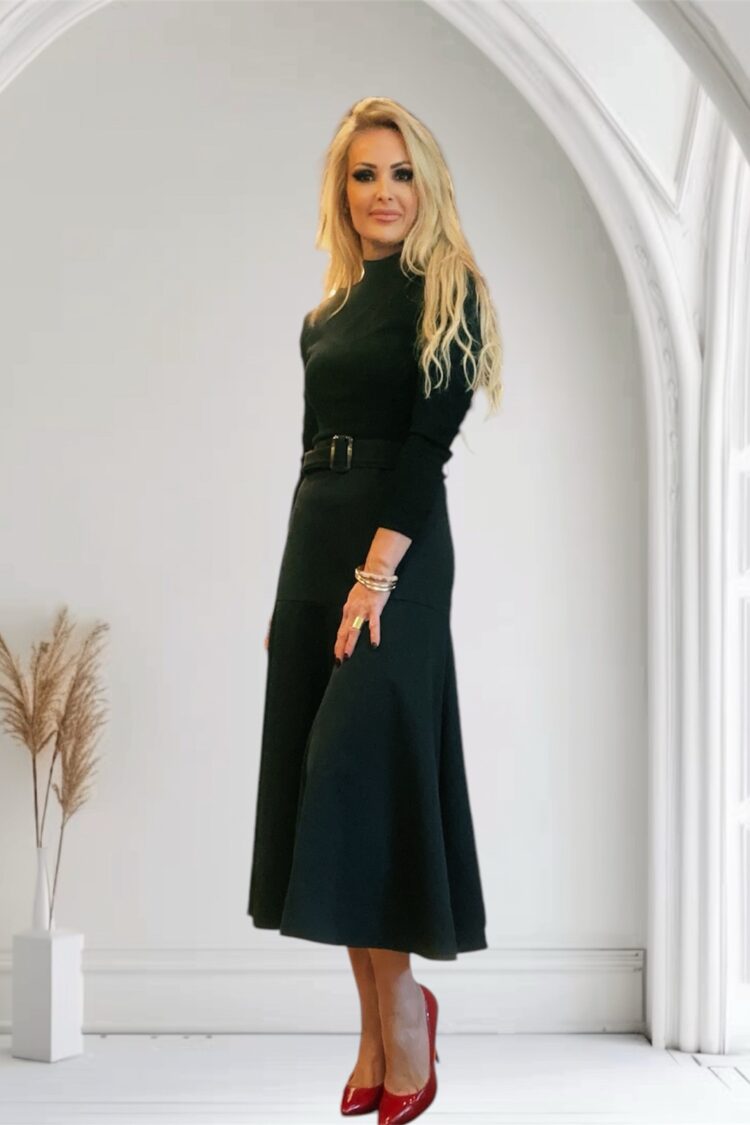 Κομψό Μαύρο Φόρεμα με Ζώνη